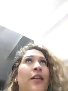 Sara smiiith211 online show from February 8, 12:06 am