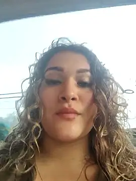 Sara smiiith211 online show from November 27, 7:05 pm