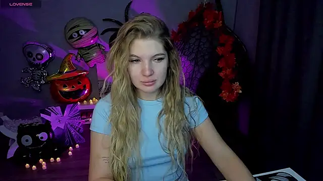 lily williamss online show from October 12, 12:20 am