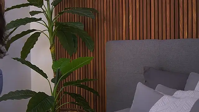 Amelia Rouse online show from February 26, 10:20 pm