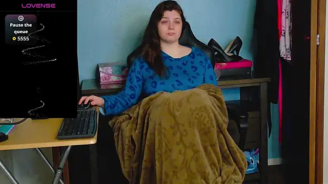 TreeJeanne online show from November 22, 3:38 am