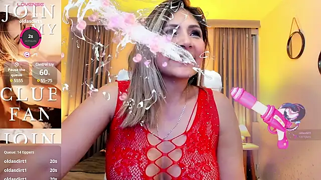 Snapshot of Melanie_silver_ chatting on December 3, 9:23 pm Melanie silver online show from December 3, 9:23 pm