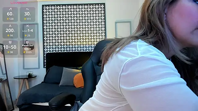 Snapshot of Melanie_silver_ chatting on November 11, 8:53 pm Melanie silver online show from November 11, 8:53 pm