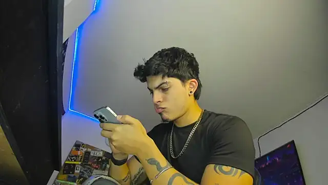 charlie hotxxx online show from December 4, 1:58 am