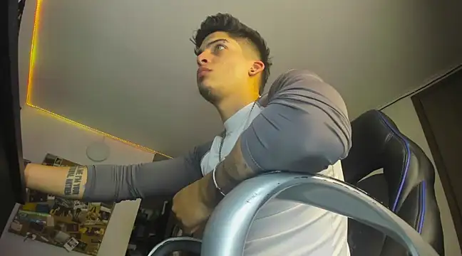 charlie hotxxx online show from December 28, 3:15 am