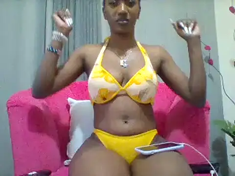 Snapshot of Queeen_model chatting on January 25, 3:20 pm Queeen model online show from January 25, 3:20 pm