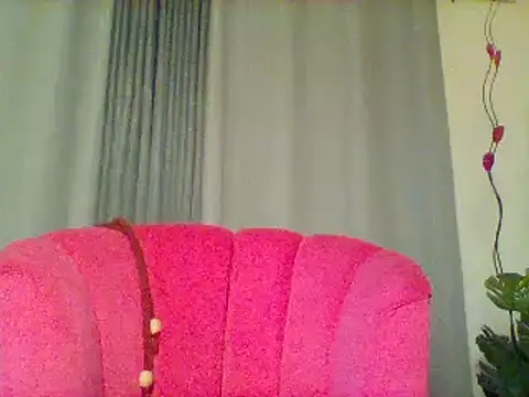 Snapshot of Queeen_model chatting on March 13, 6:01 pm Queeen model online show from March 13, 6:01 pm