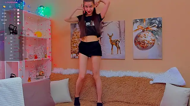 Snapshot of AstoriyaNight chatting on January 17, 6:15 am AstoriyaNight online show from January 17, 6:15 am