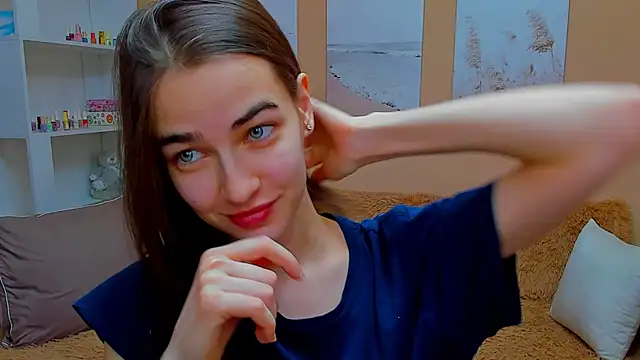 Snapshot of AstoriyaNight chatting on February 5, 6:37 pm AstoriyaNight online show from February 5, 6:37 pm