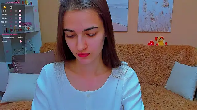 Snapshot of AstoriyaNight chatting on February 16, 10:21 am AstoriyaNight online show from February 16, 10:21 am