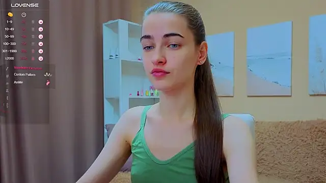 Snapshot of AstoriyaNight chatting on October 5, 10:02 am AstoriyaNight online show from October 5, 10:02 am