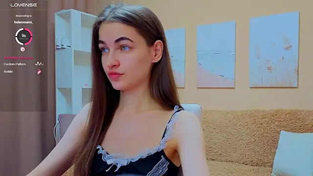 Snapshot of AstoriyaNight chatting on October 9, 10:24 am AstoriyaNight online show from October 9, 10:24 am