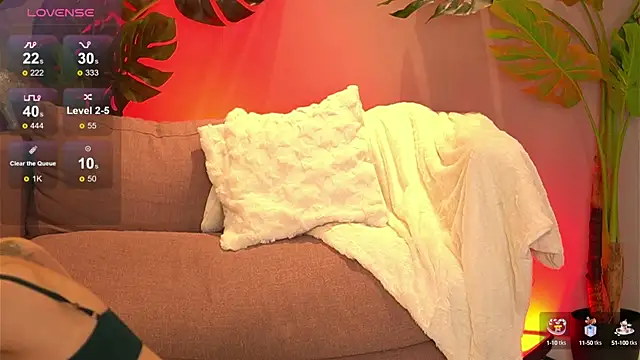 Snapshot of JuliaRichard chatting on February 5, 4:27 am JuliaRichard online show from February 5, 4:27 am