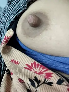 Snapshot of Aaradhya chatting on January 13, 4:07 am Aaradhya online show from January 13, 4:07 am