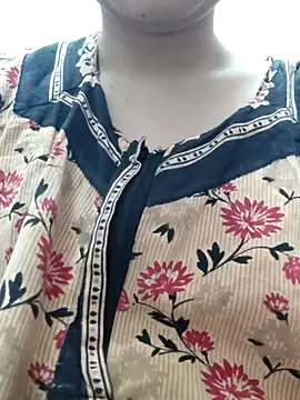 Snapshot of Aaradhya chatting on February 22, 1:33 am Aaradhya online show from February 22, 1:33 am