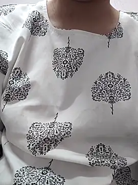 Snapshot of Aaradhya chatting on February 23, 1:02 am Aaradhya online show from February 23, 1:02 am