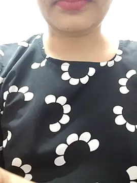 Snapshot of Aaradhya chatting on March 1, 11:58 pm Aaradhya online show from March 1, 11:58 pm