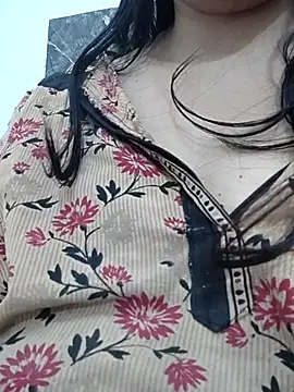 Snapshot of Aaradhya chatting on March 18, 4:04 am Aaradhya online show from March 18, 4:04 am