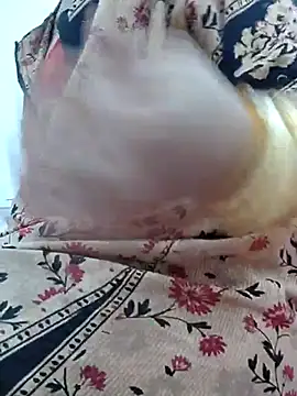 Snapshot of Aaradhya chatting on March 20, 4:51 am Aaradhya online show from March 20, 4:51 am