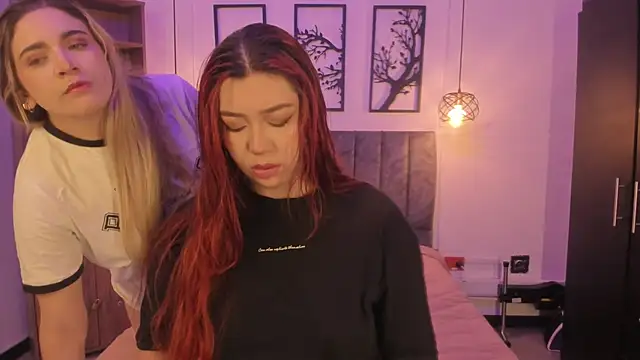 Andy and emma online show from December 25, 12:15 pm