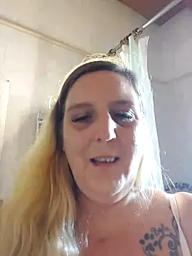 BecciDeluxe online show from October 8, 11:19 am