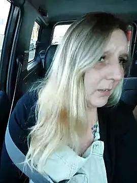 BecciDeluxe online show from October 16, 3:46 pm