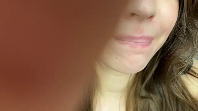 Snapshot of Elsa_Ice chatting on January 5, 7:49 am Elsa Ice online show from January 5, 7:49 am