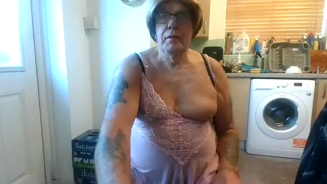 samanthasissieuk online show from November 2, 8:39 am