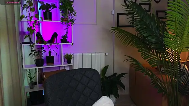 Lina-hill online show from November 30, 9:46 am