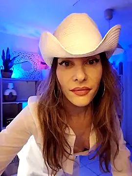 Luna Kitanna online show from November 15, 10:37 pm