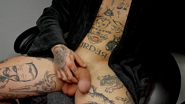 Snapshot of layneinchains chatting on December 4, 11:02 pm layneinchains online show from December 4, 11:02 pm