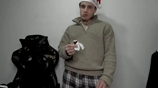 Snapshot of layneinchains chatting on December 31, 3:23 am layneinchains online show from December 31, 3:23 am