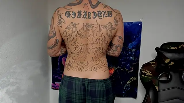 Snapshot of layneinchains chatting on January 10, 12:49 am layneinchains online show from January 10, 12:49 am