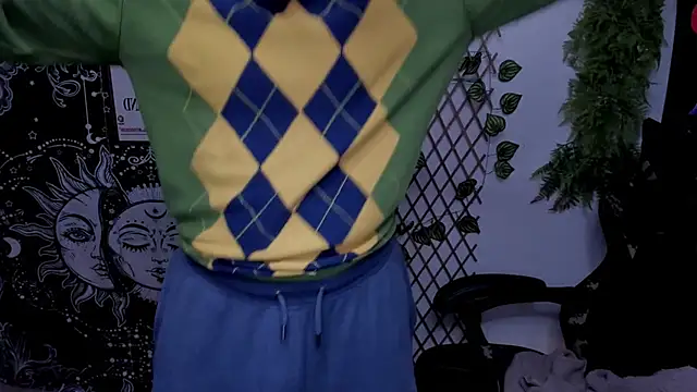 Snapshot of layneinchains chatting on February 8, 2:49 pm layneinchains online show from February 8, 2:49 pm