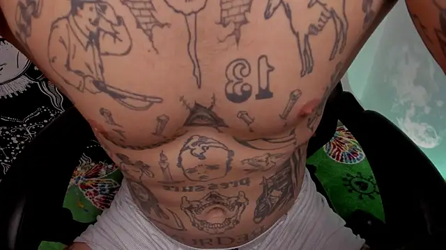 Snapshot of layneinchains chatting on February 27, 10:15 am layneinchains online show from February 27, 10:15 am