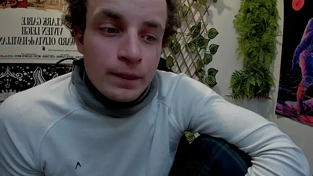 Snapshot of layneinchains chatting on March 14, 8:21 am layneinchains online show from March 14, 8:21 am