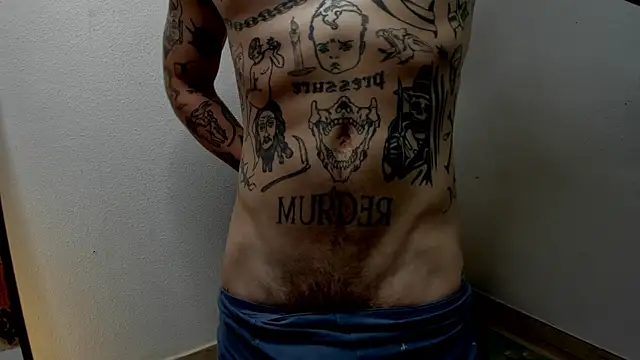 Snapshot of layneinchains chatting on October 8, 11:08 am layneinchains online show from October 8, 11:08 am