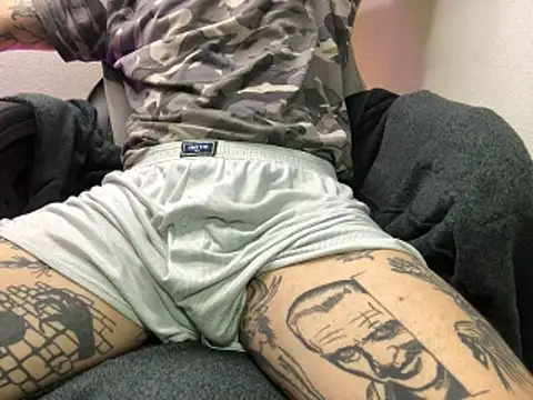 Snapshot of layneinchains chatting on October 22, 2:50 pm layneinchains online show from October 22, 2:50 pm