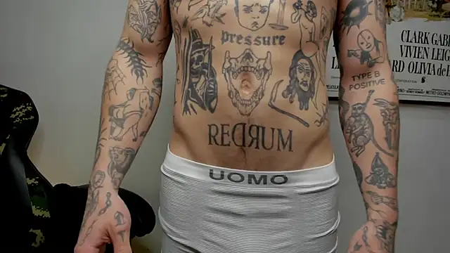 Snapshot of layneinchains chatting on November 7, 9:31 am layneinchains online show from November 7, 9:31 am