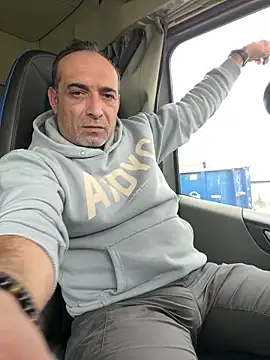 Snapshot of dzhakar chatting on February 10, 1:22 pm dzhakar online show from February 10, 1:22 pm