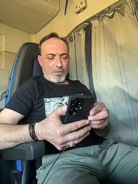 Snapshot of dzhakar chatting on March 7, 12:12 pm dzhakar online show from March 7, 12:12 pm