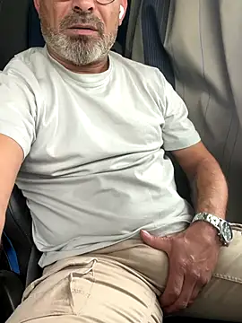 Snapshot of dzhakar chatting on October 6, 9:29 am dzhakar online show from October 6, 9:29 am