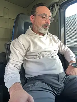 Snapshot of dzhakar chatting on October 30, 12:06 pm dzhakar online show from October 30, 12:06 pm