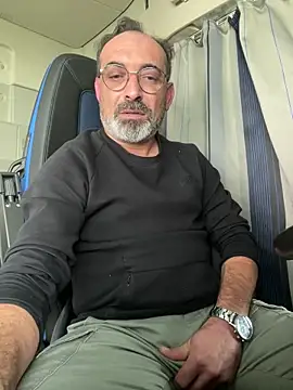 Snapshot of dzhakar chatting on November 4, 12:15 pm dzhakar online show from November 4, 12:15 pm