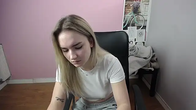 viktoria lovely online show from January 18, 9:45 am