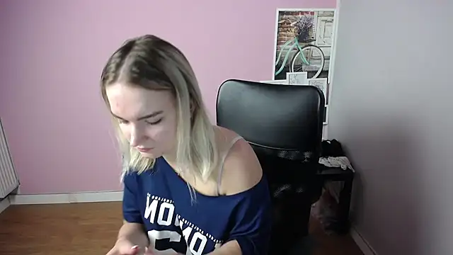 viktoria lovely online show from September 9, 6:35 am