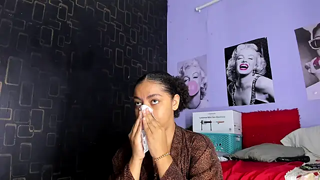 Alika01 online show from February 17, 1:21 pm