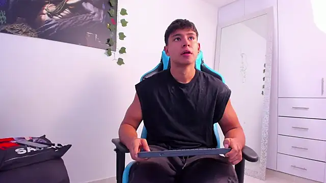 Bray Kevin online show from December 15, 3:31 pm