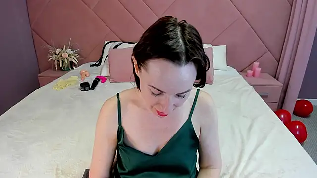 Jaqueline Richardson online show from February 22, 3:03 pm