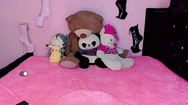 Snapshot of Ciinamonloren chatting on March 21, 9:23 am Ciinamonloren online show from March 21, 9:23 am